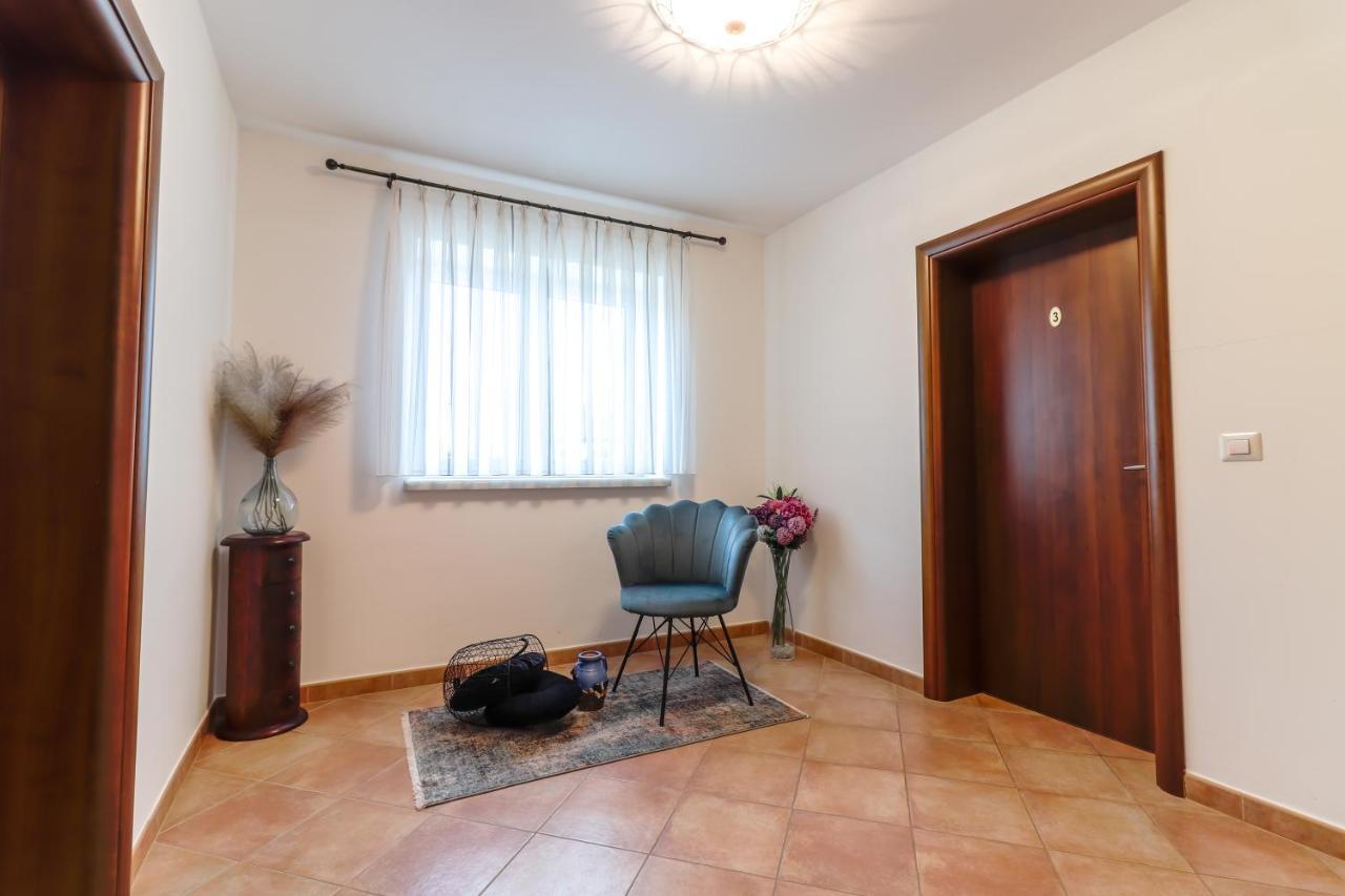 Bed & Breakfast Kastel Žbandaj Εξωτερικό φωτογραφία